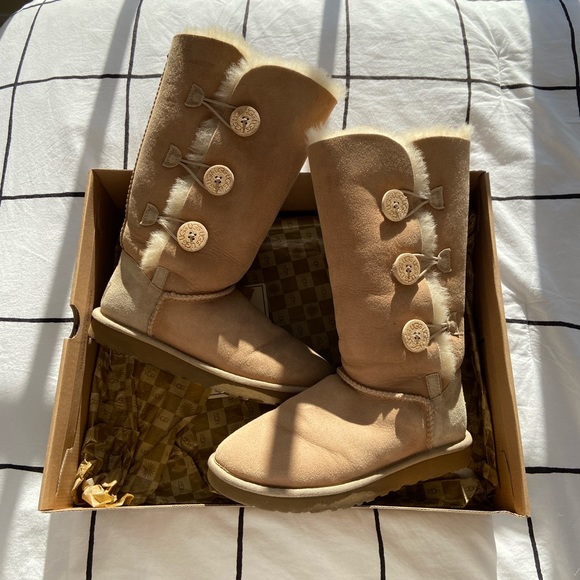 UGG Baily Button Triplet Boots - Picture 2 of 15
